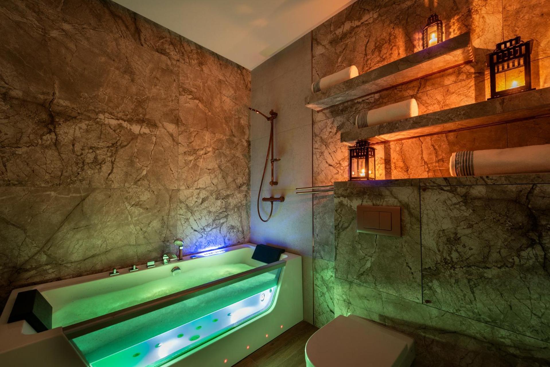 Premium For Old Town & Jewish Quarter - Balcony Pool Onsite Apartament Kraków